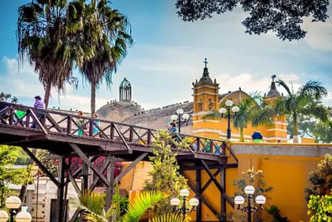 Tour durch das historische Zentrum von Lima + peruanische Küche + Barranco