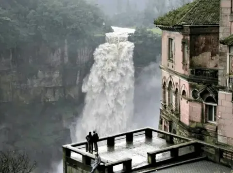 Tequendamita 폭포 + El Peñol + Medellin에서 Guatape 투어